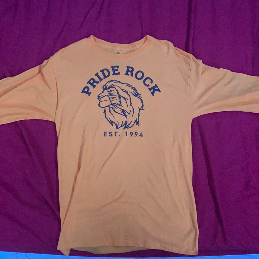 Disney’s The Lion King “Pride Rock” Long Sleeve Graphic Tee